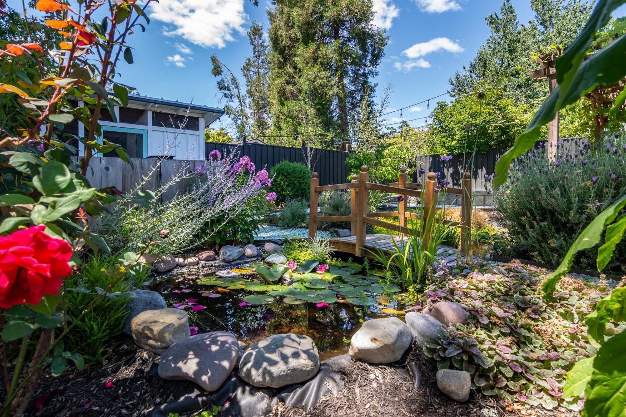 Chic Rv Retreat, Stunning Yard In Roseburg Hotel Kültér fotó